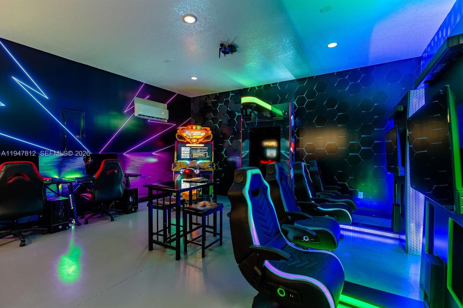 1041 Castle Pines Ct Kissimmee, FL 34747