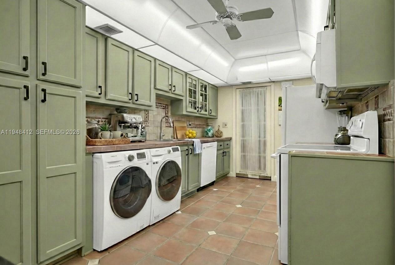 1121 Crandon Blvd #E803 Key Biscayne, FL 33149