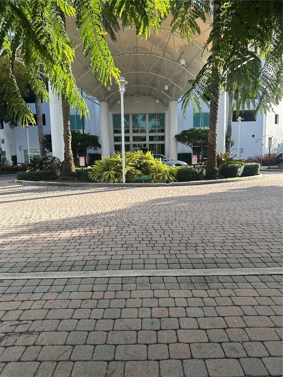 7900 Harbor Is Dr #906 North Bay Village, FL 33141