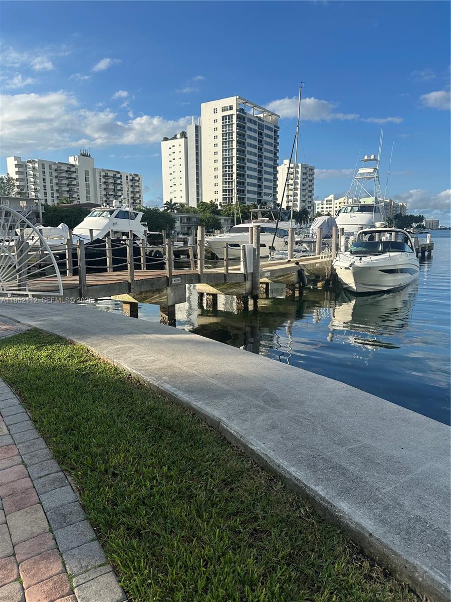 7900 Harbor Is Dr #906 North Bay Village, FL 33141