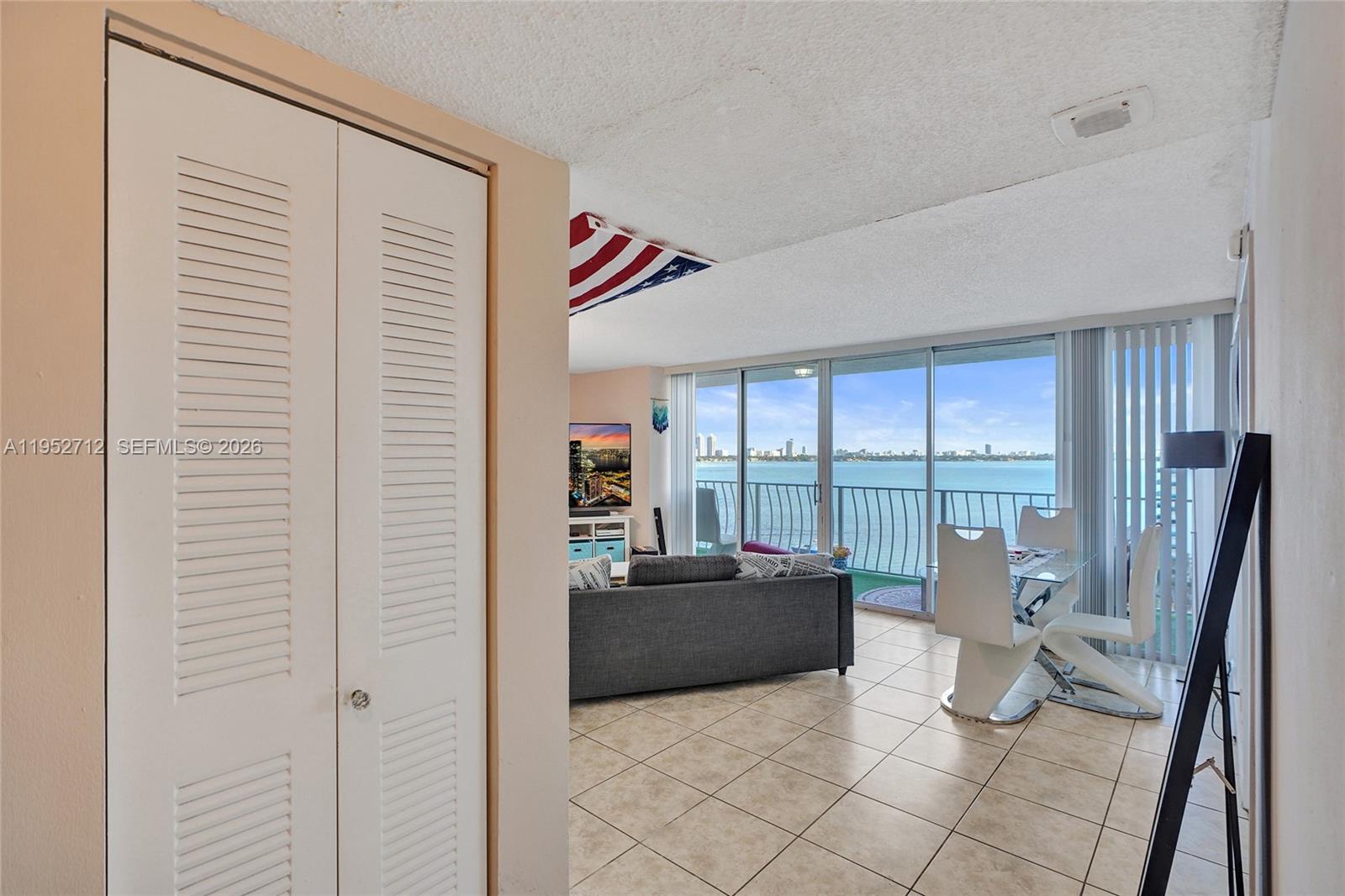 7601 E Treasure Dr #1120 North Bay Village, FL 33141