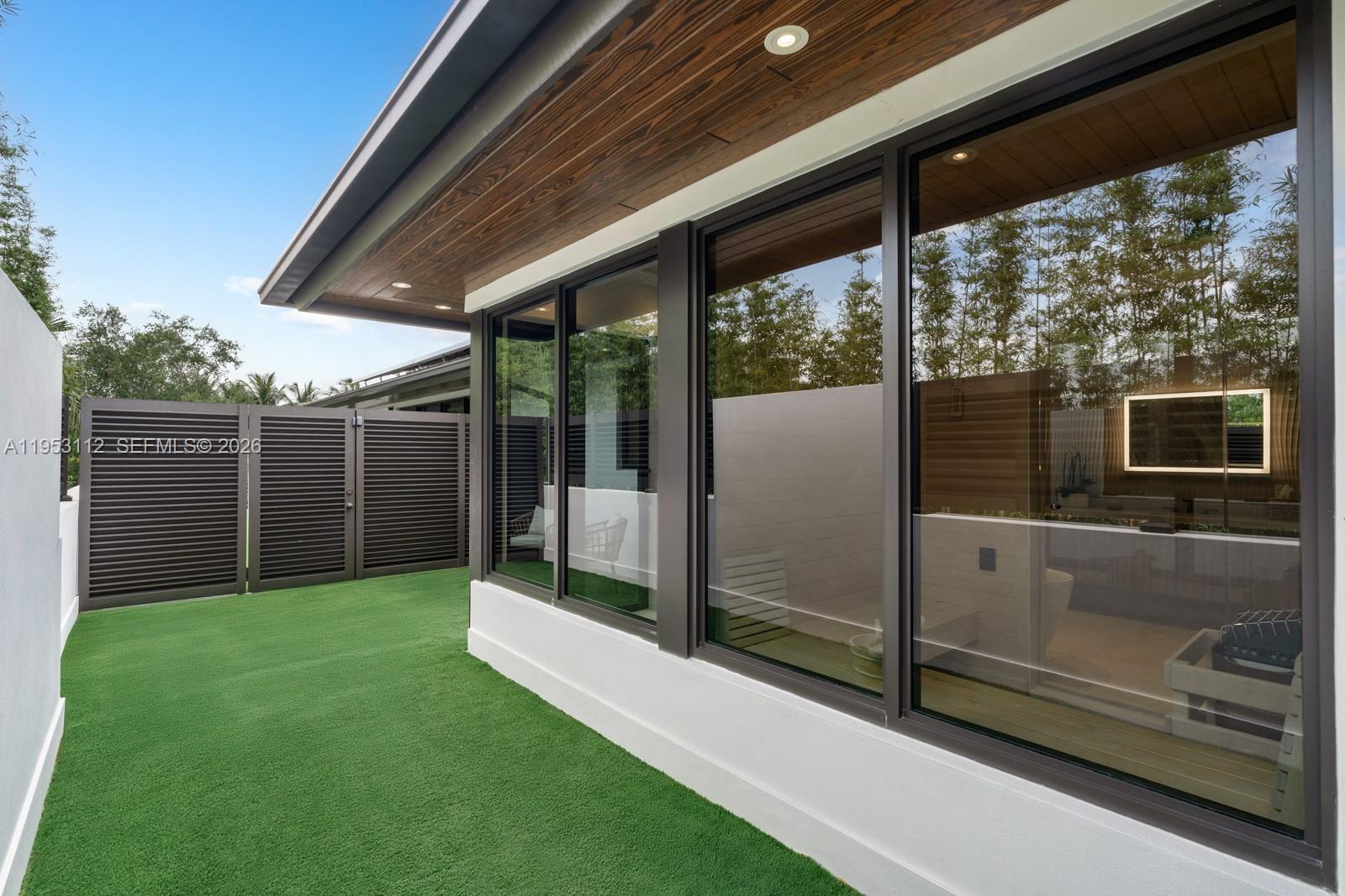 6031 SW 88th St South Miami, FL 33156