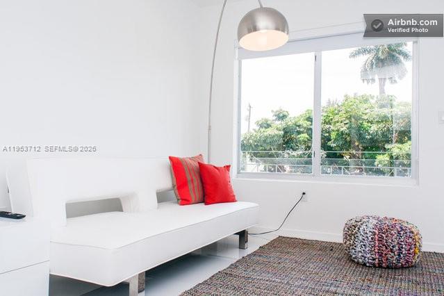 801 15th St #208 Miami Beach, FL 33139