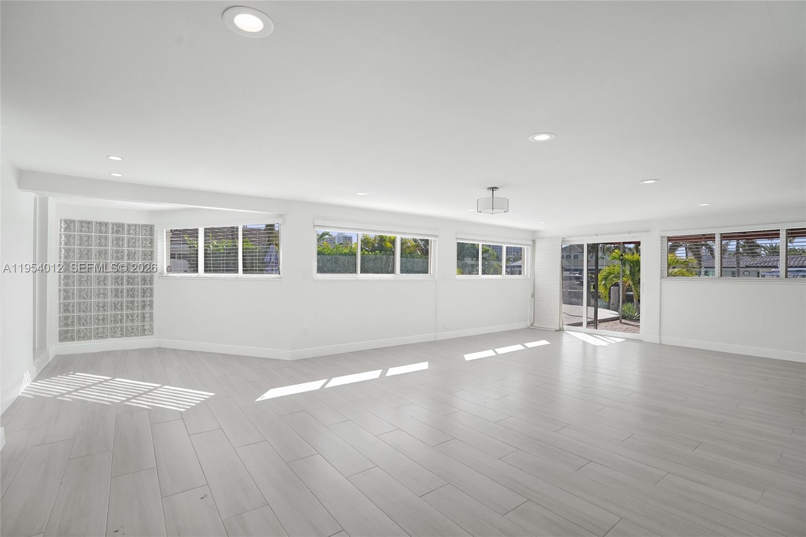 2724 NE 10th St Pompano Beach, FL 33062