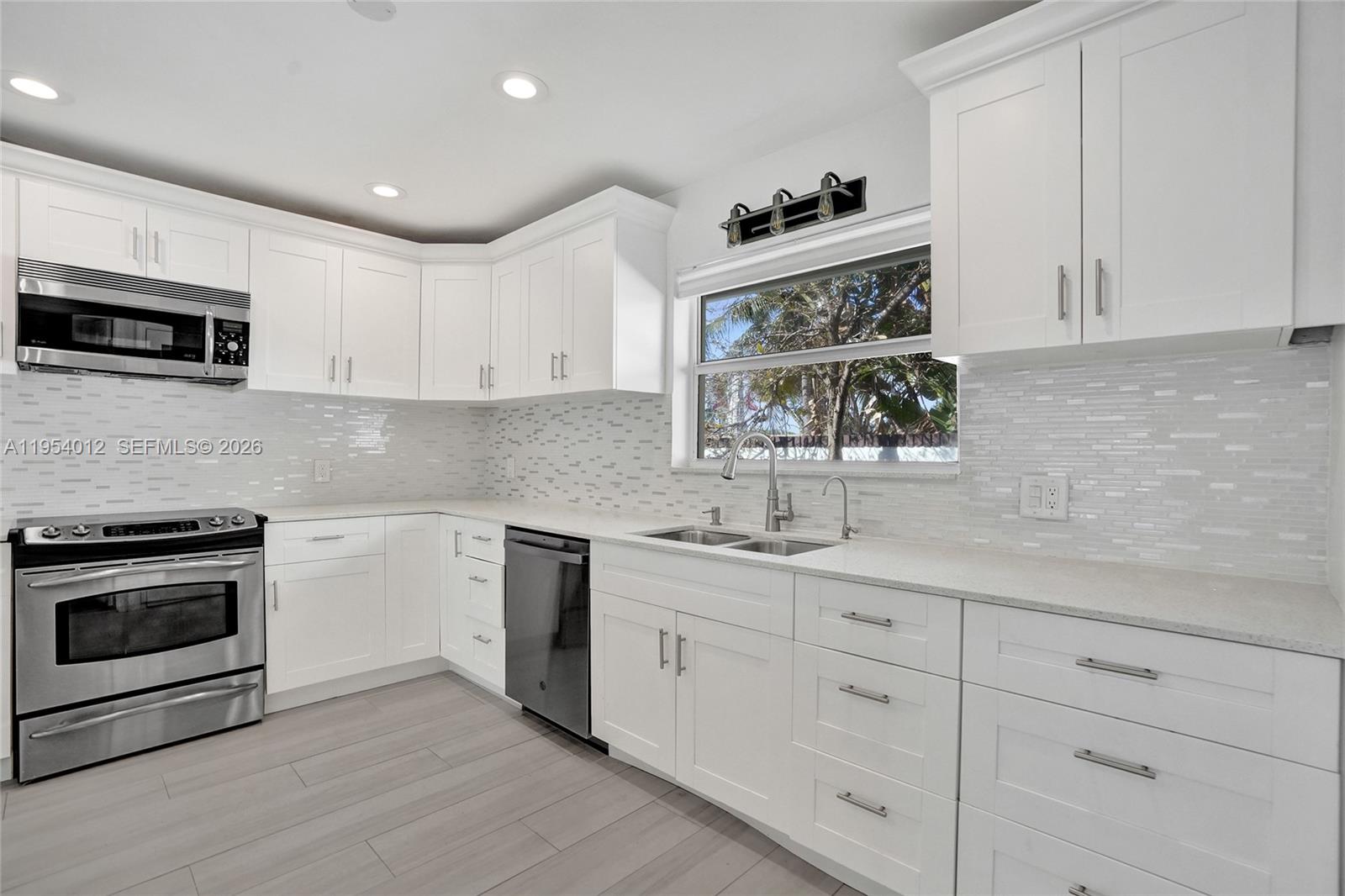 2724 NE 10th St Pompano Beach, FL 33062