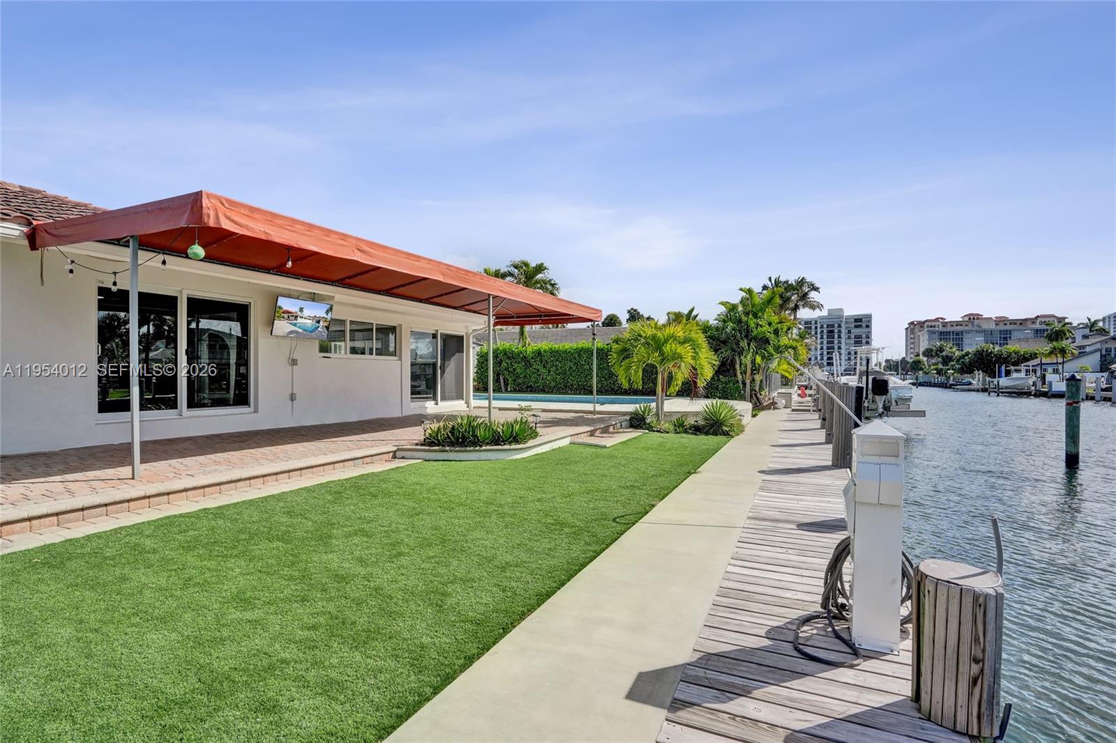 2724 NE 10th St Pompano Beach, FL 33062