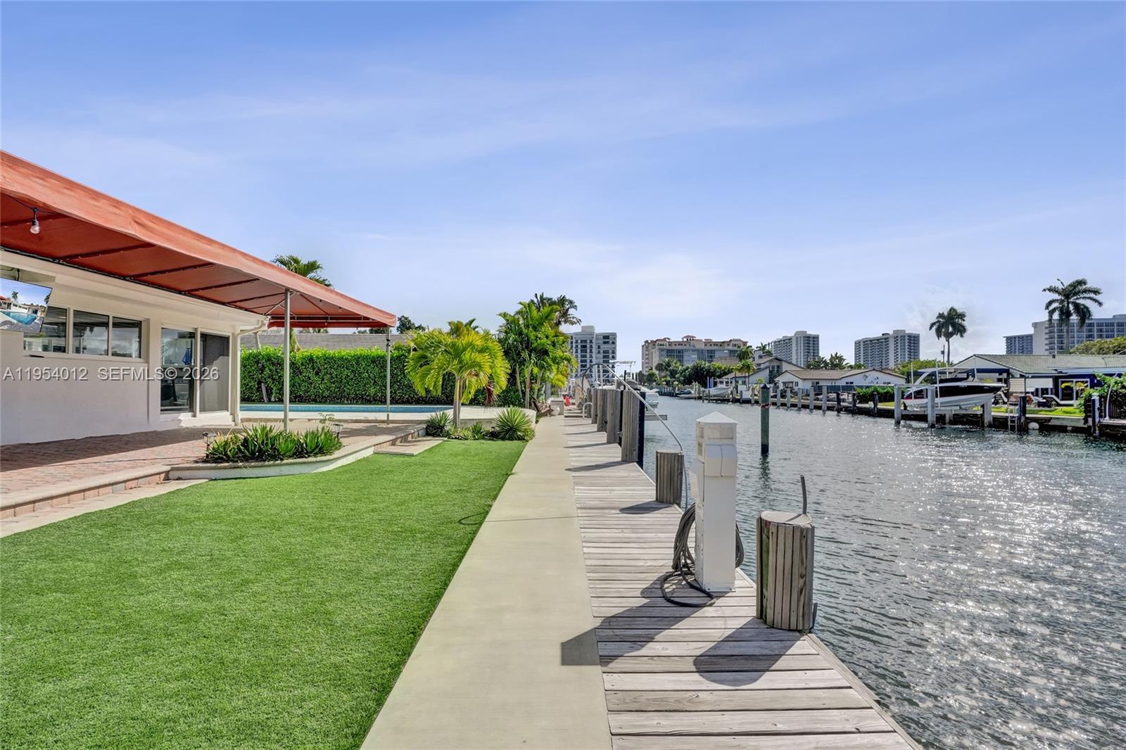 2724 NE 10th St Pompano Beach, FL 33062