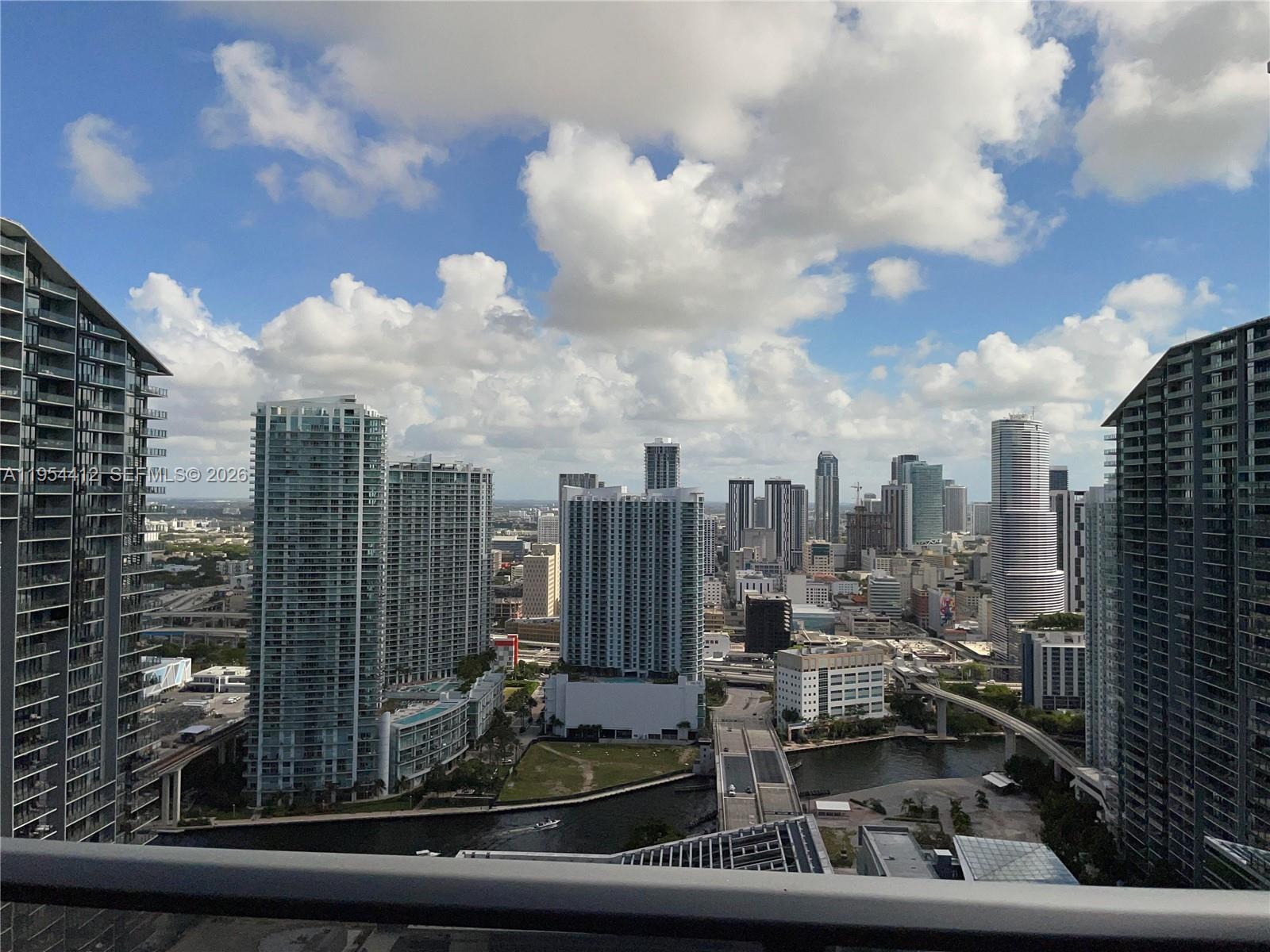 image Brickell Heights East23