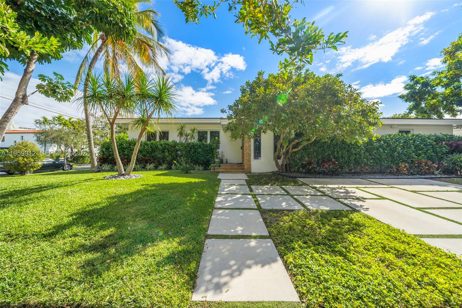 4595 N Jefferson Ave Miami Beach, FL 33140