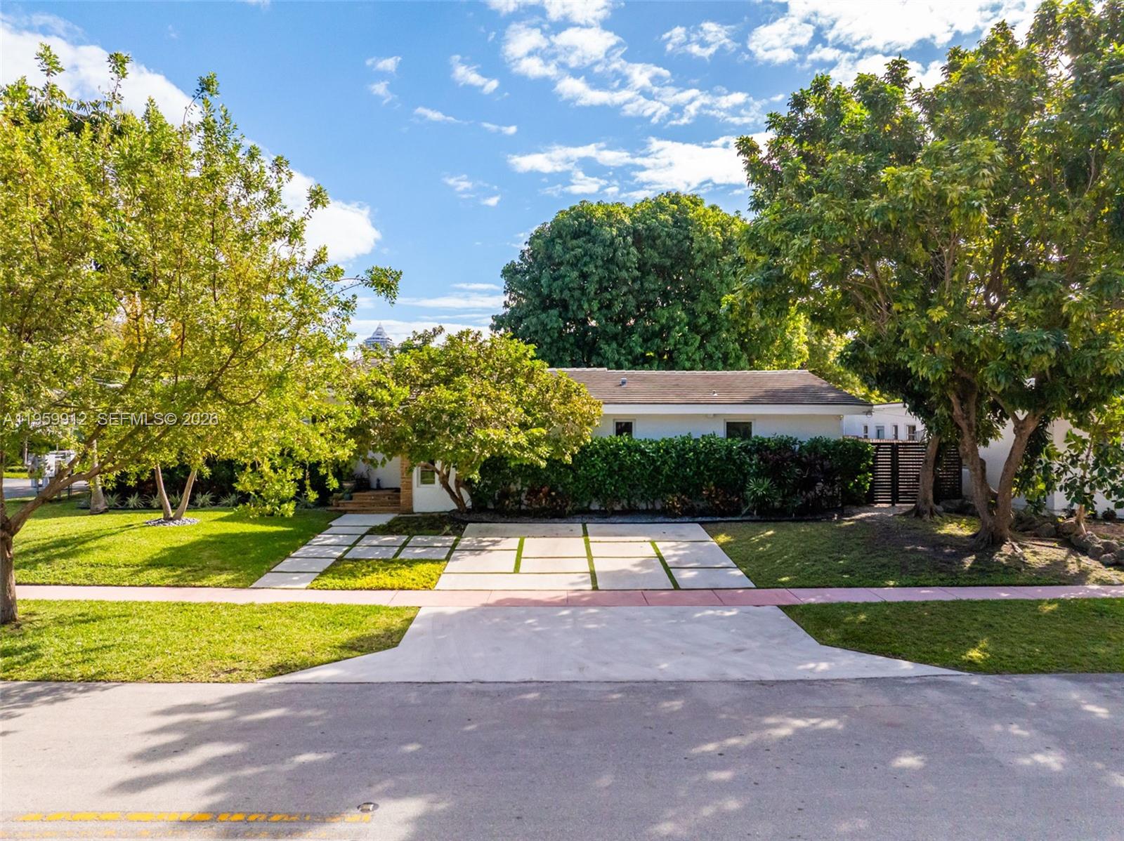 4595 N Jefferson Ave Miami Beach, FL 33140