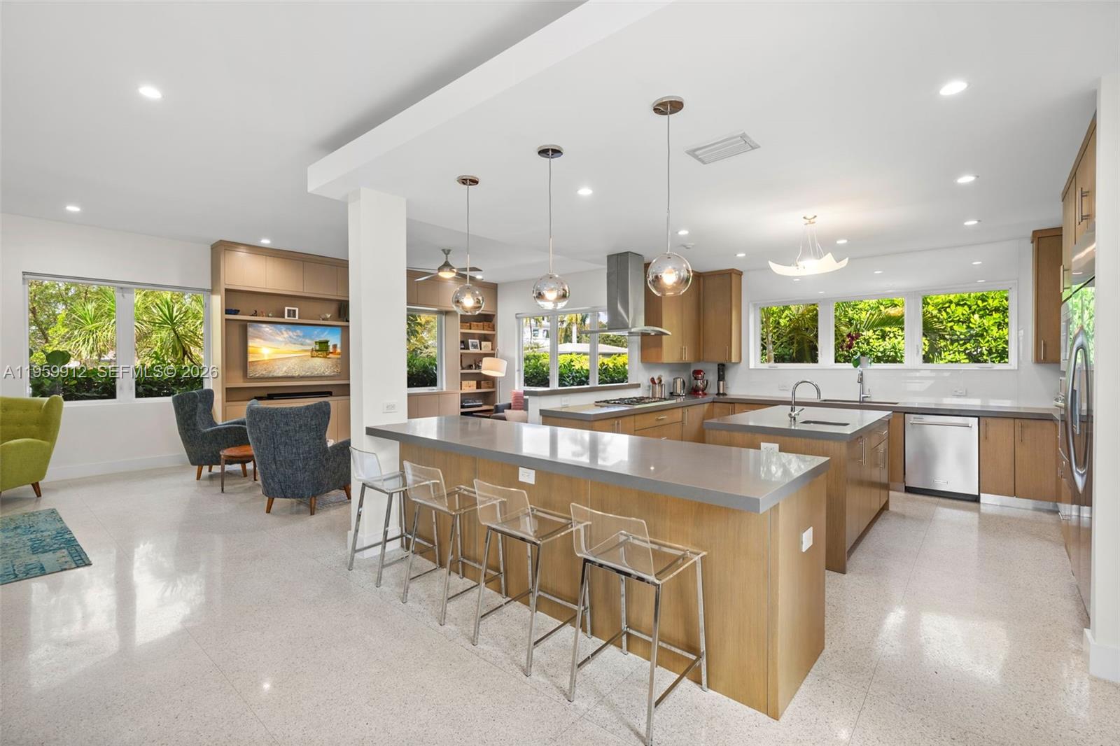 4595 N Jefferson Ave Miami Beach, FL 33140