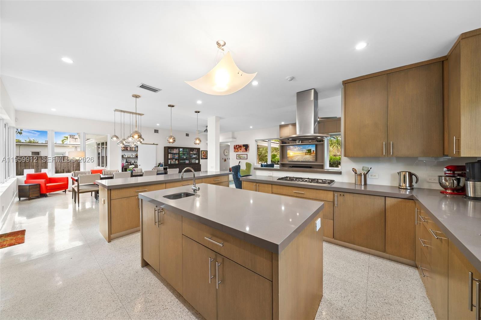 4595 N Jefferson Ave Miami Beach, FL 33140