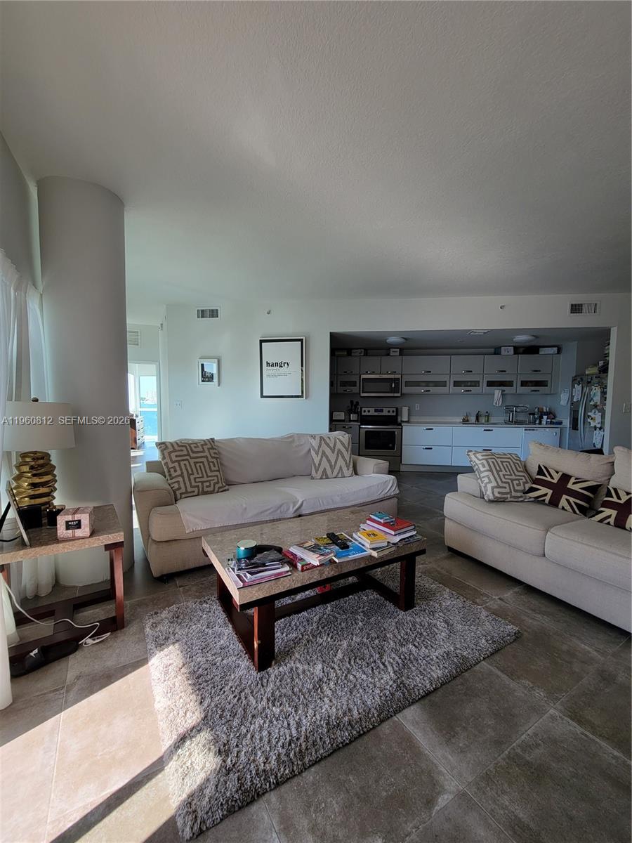 6580 Indian Crk Dr #209 Miami Beach, FL 33141