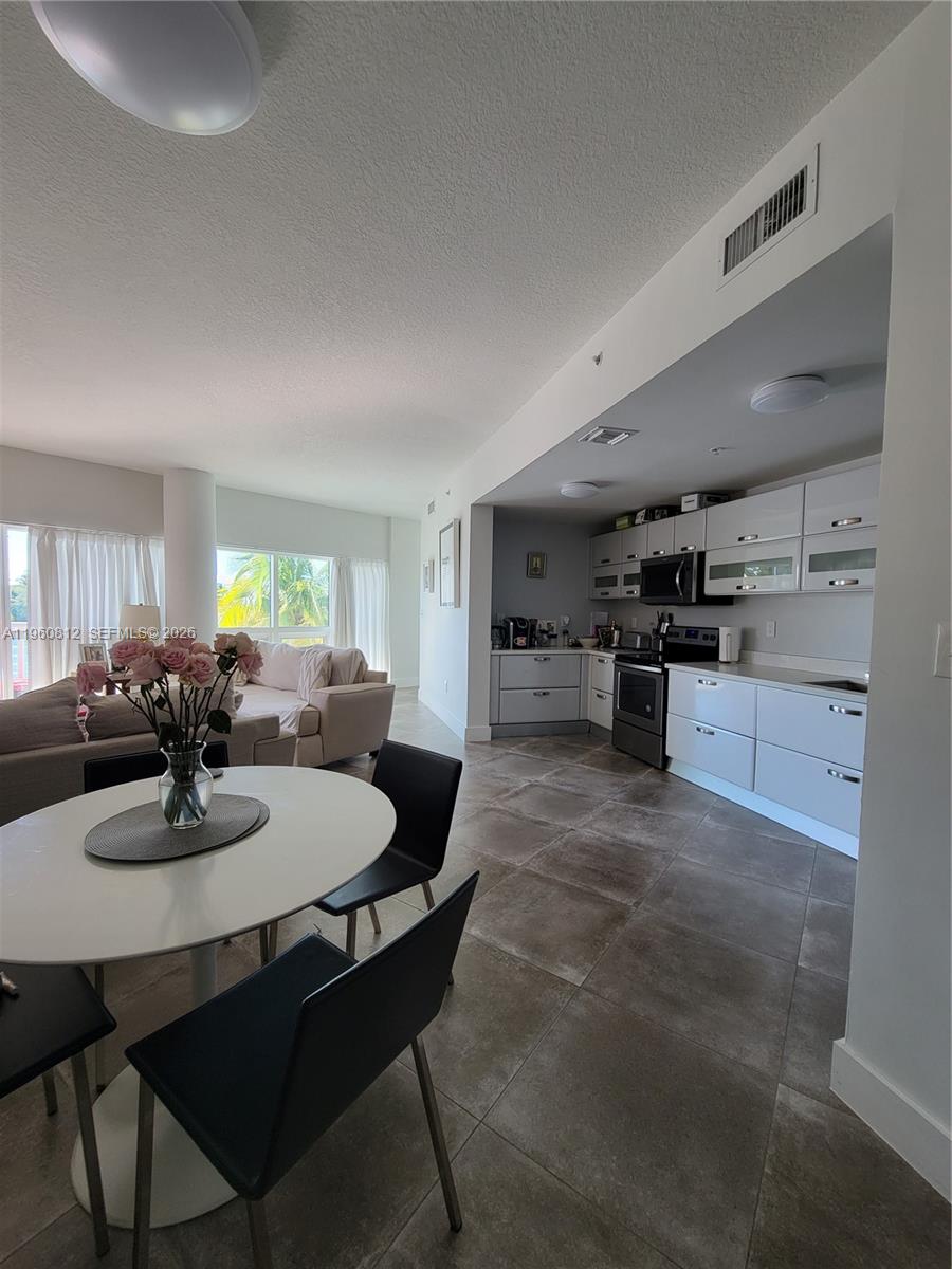 6580 Indian Crk Dr #209 Miami Beach, FL 33141