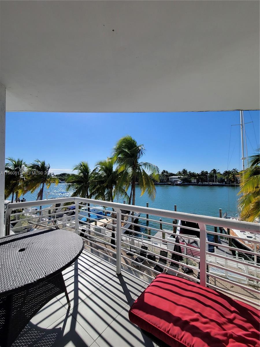 6580 Indian Crk Dr #209 Miami Beach, FL 33141