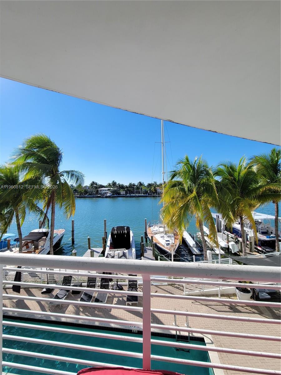 6580 Indian Crk Dr #209 Miami Beach, FL 33141