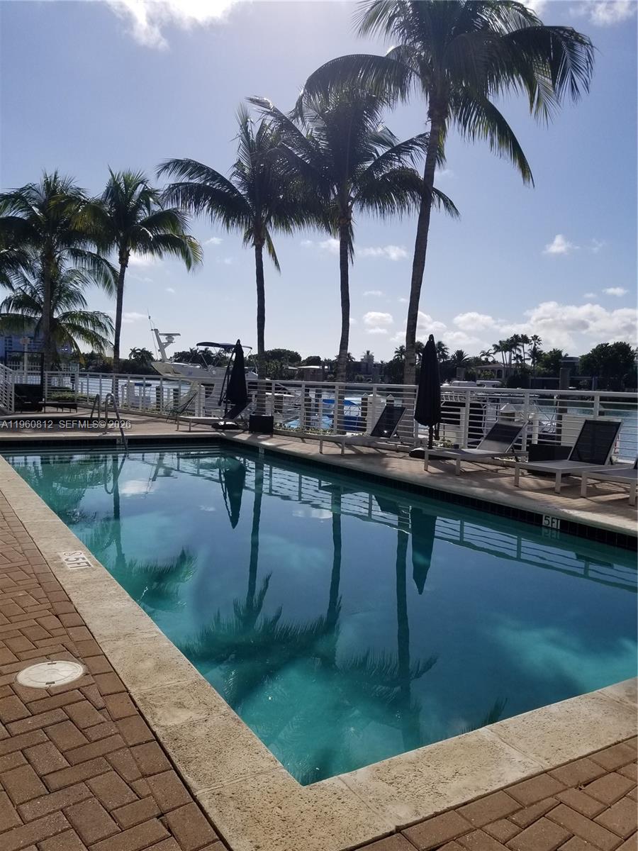 6580 Indian Crk Dr #209 Miami Beach, FL 33141