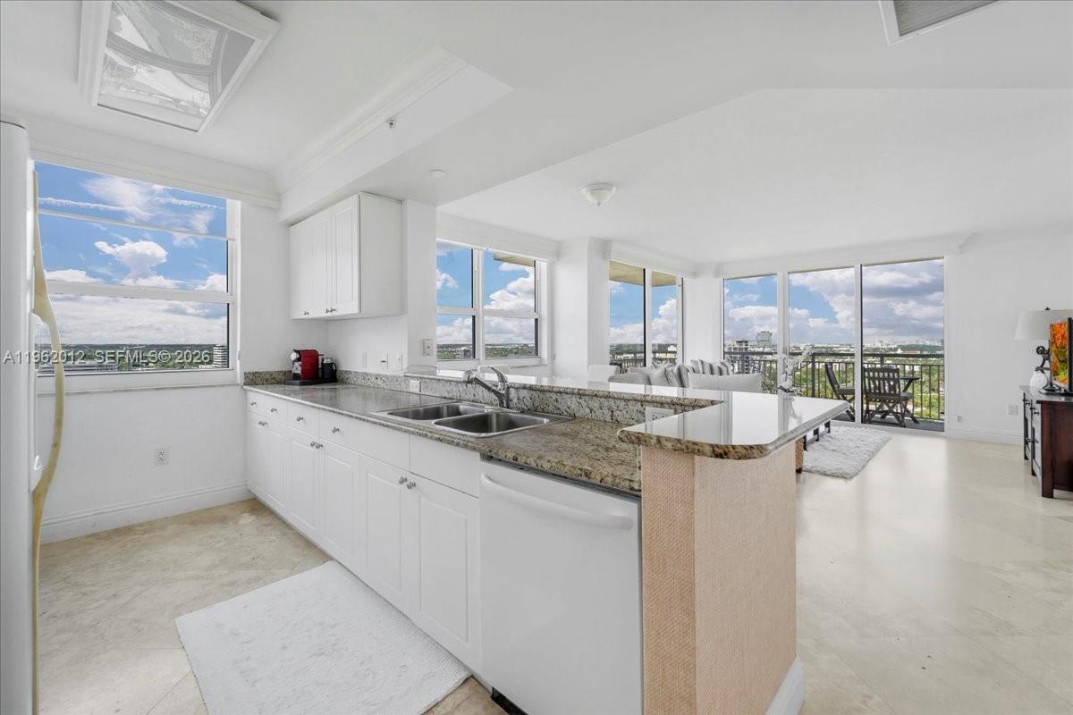 19501 W Country Clb Dr #2513 Aventura, FL 33180