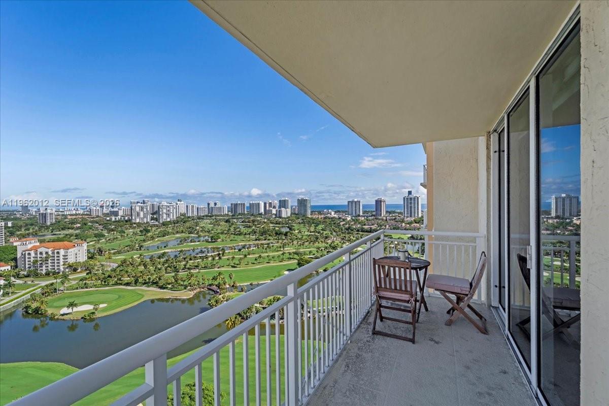 19501 W Country Clb Dr #2513 Aventura, FL 33180