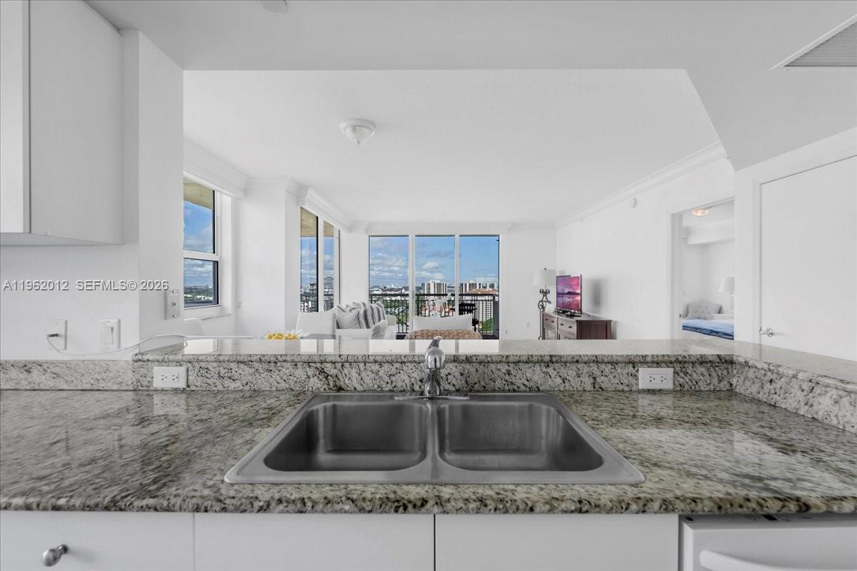 19501 W Country Clb Dr #2513 Aventura, FL 33180