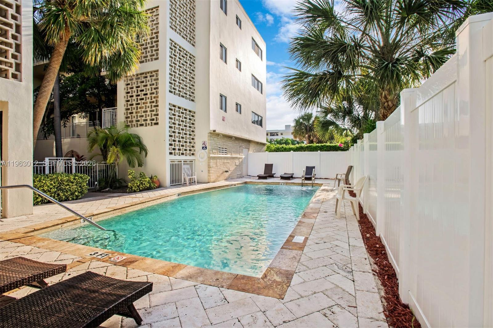 10001 W Bay Hbr Dr #208 Bay Harbor Islands, FL 33154