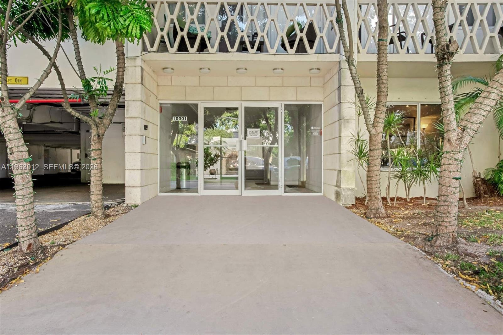 10001 W Bay Hbr Dr #208 Bay Harbor Islands, FL 33154