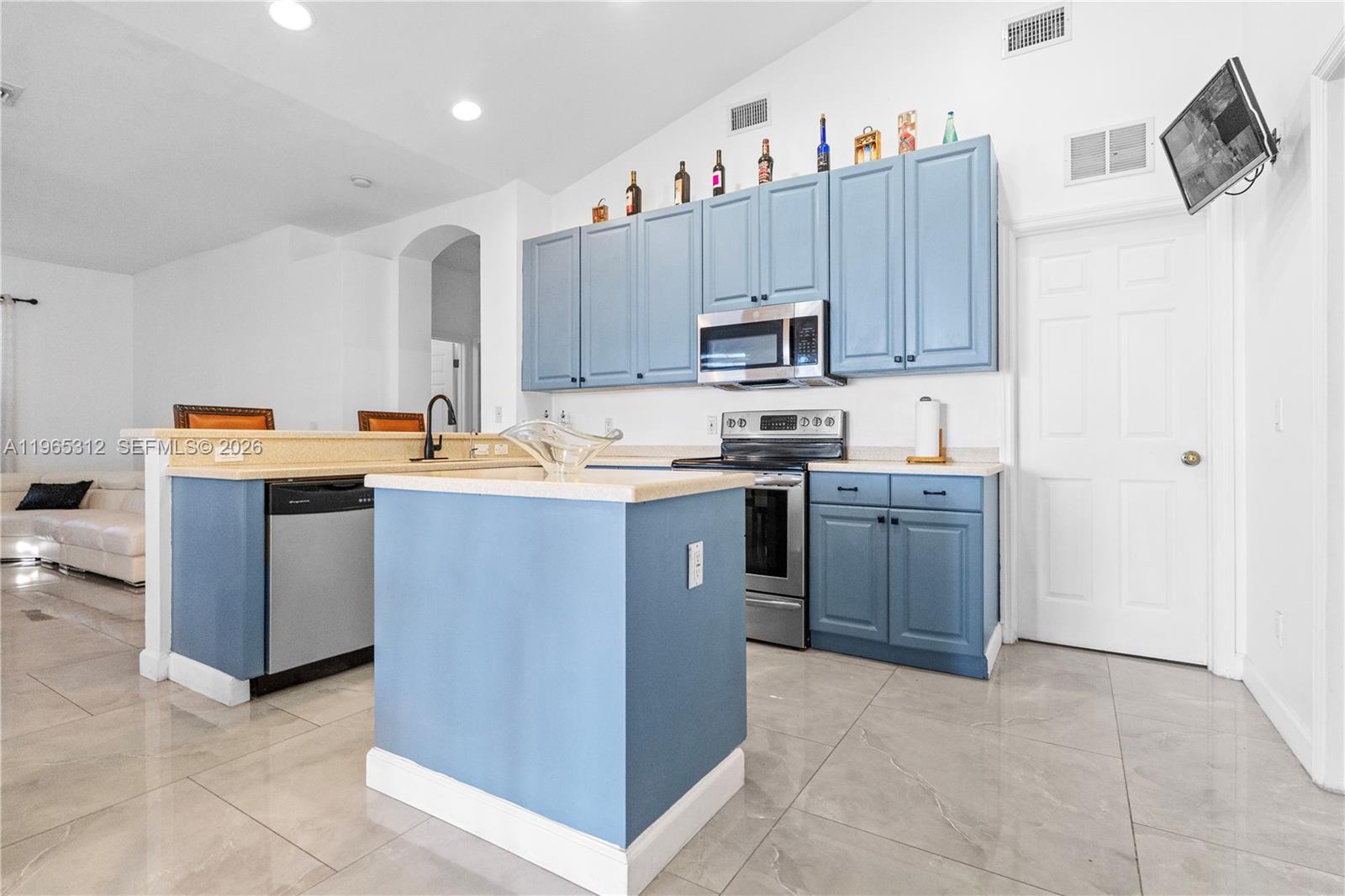 2025 NW 7th Ter Cape Coral, FL 33993