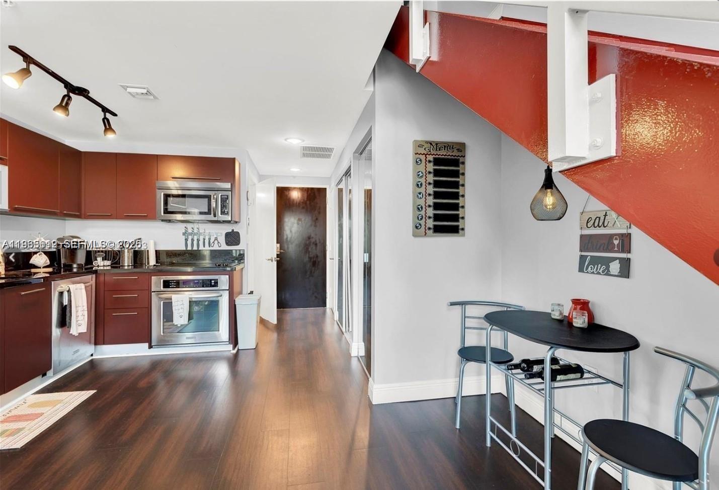 image Vizcayne North12