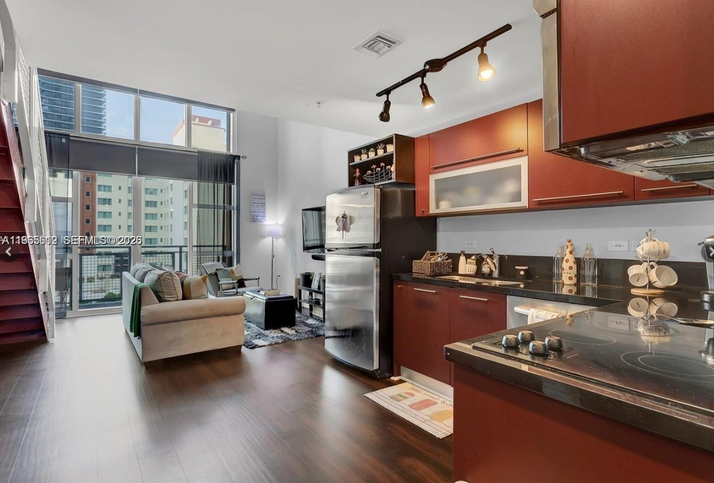 image Vizcayne North21