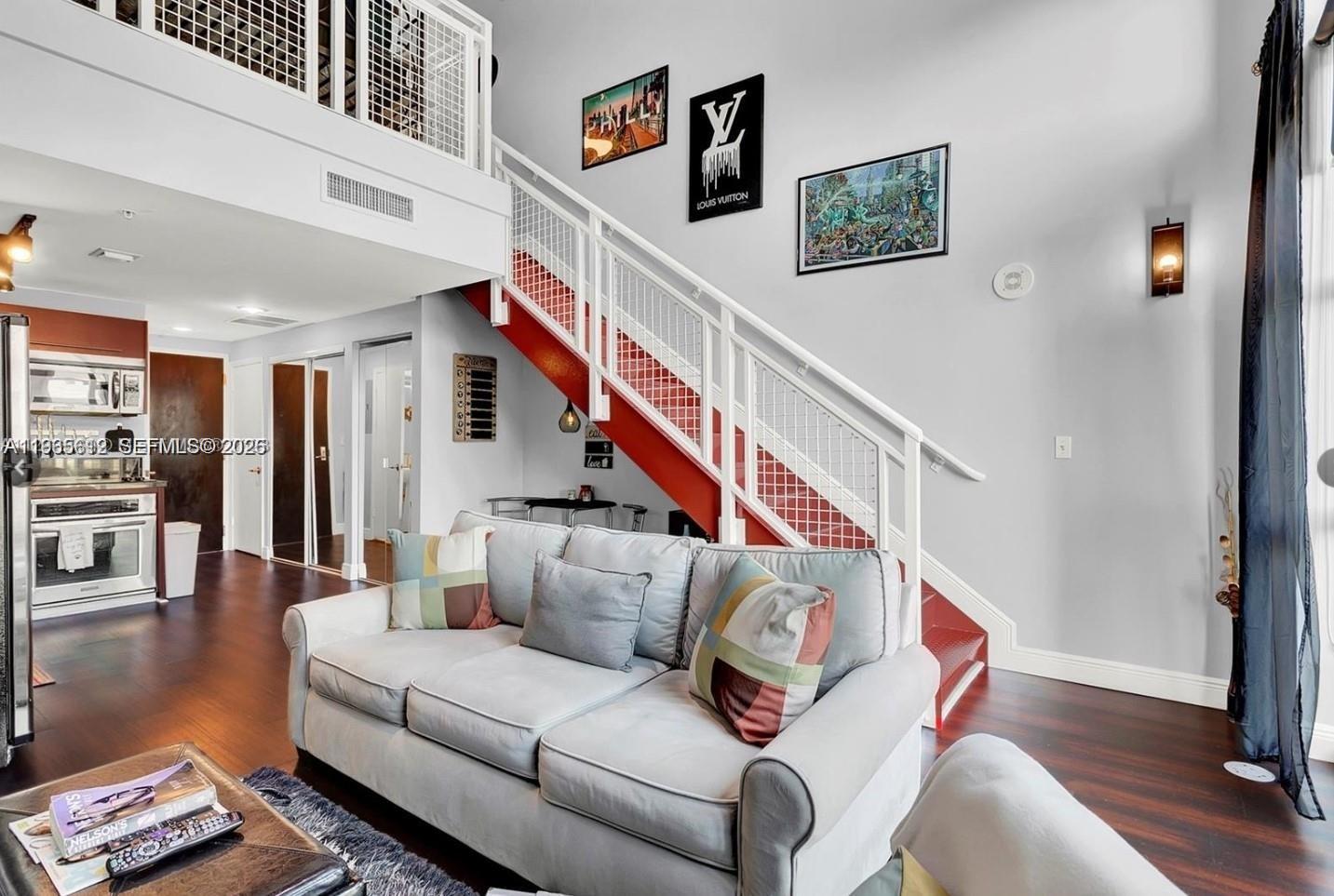 image Vizcayne North23