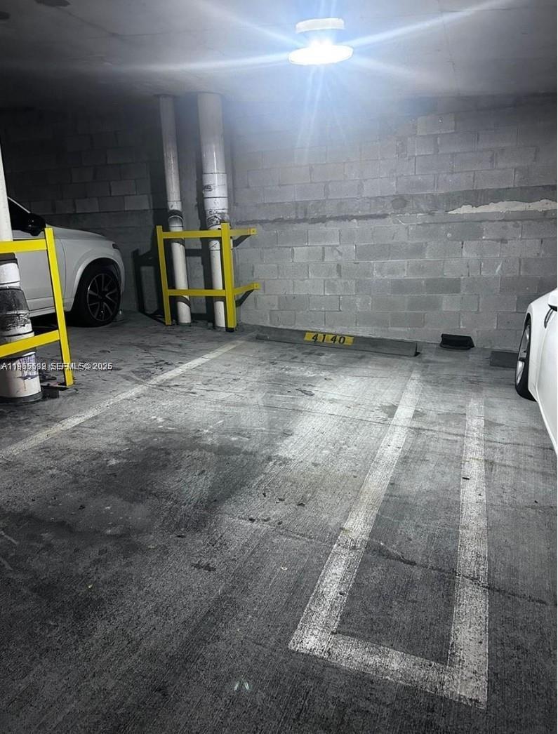 image Vizcayne North27