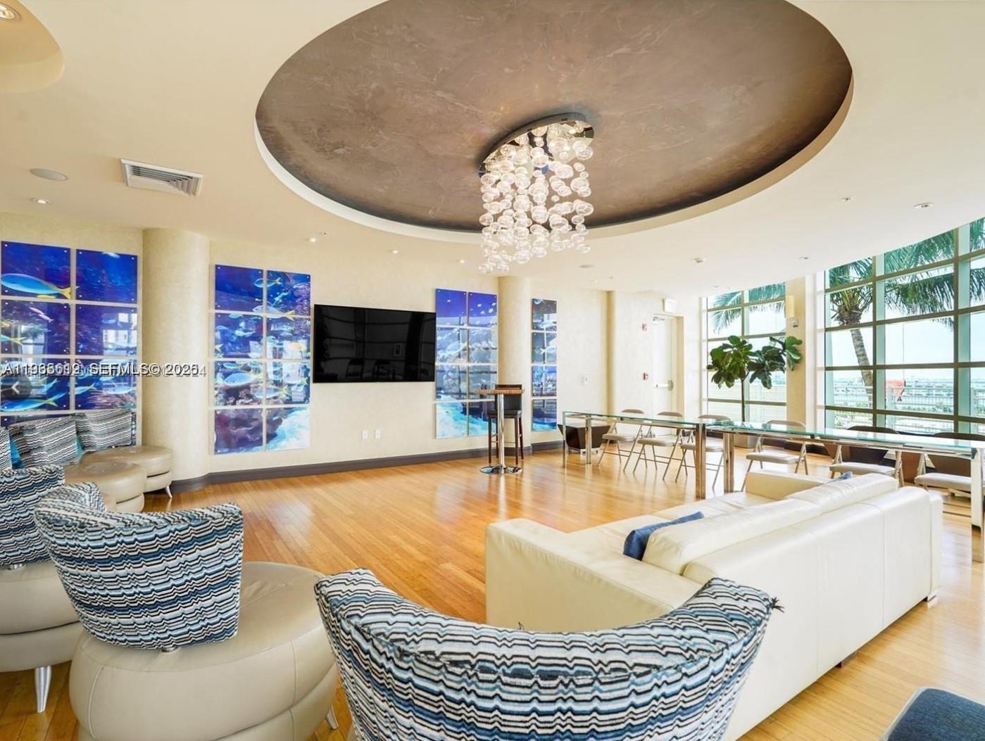 image Vizcayne North30