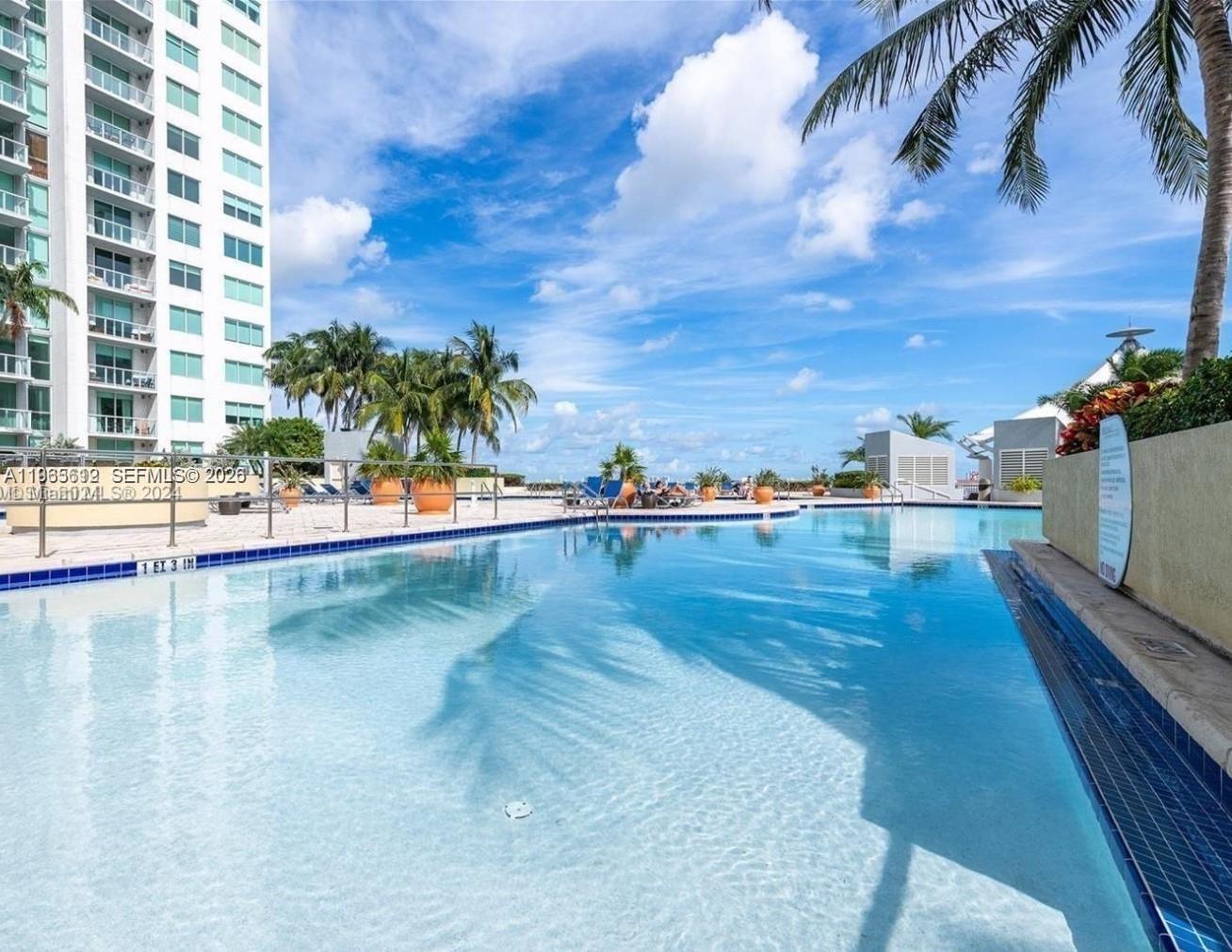 image Vizcayne North34