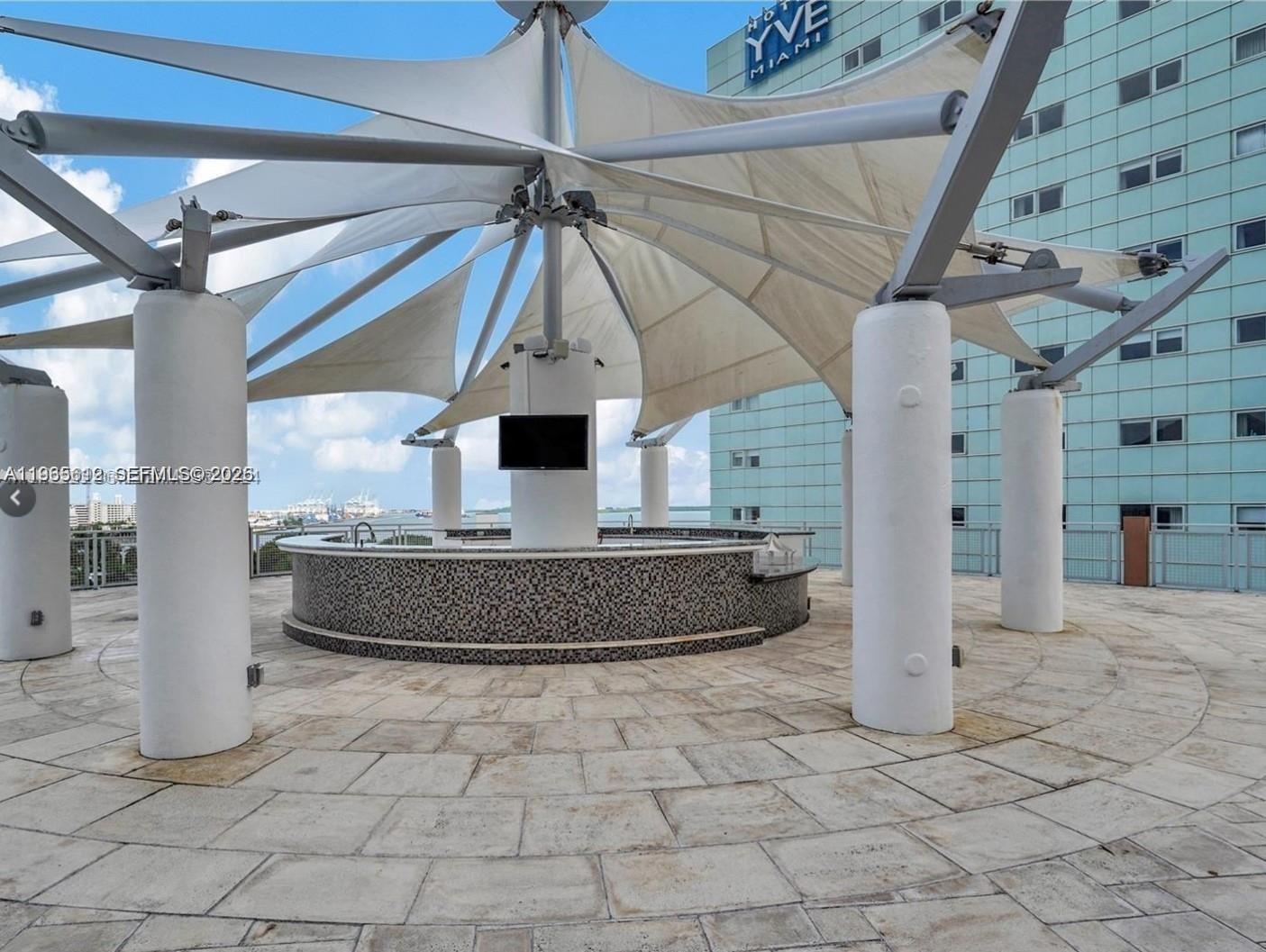 image Vizcayne North36