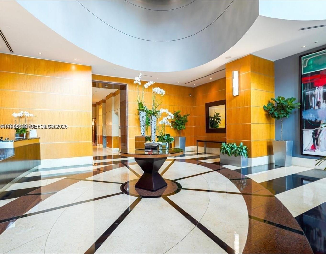 image Vizcayne North4