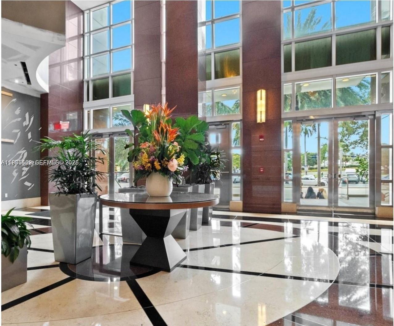 image Vizcayne North5