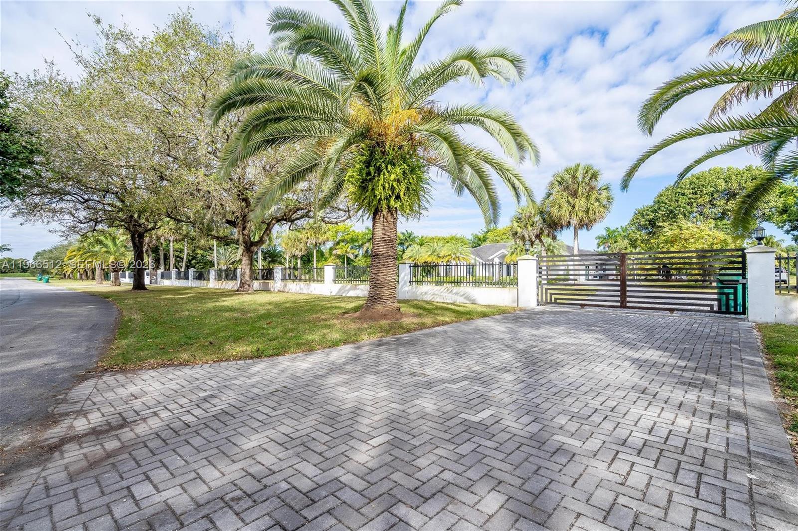 17795 SW 158th St Miami, FL 33187