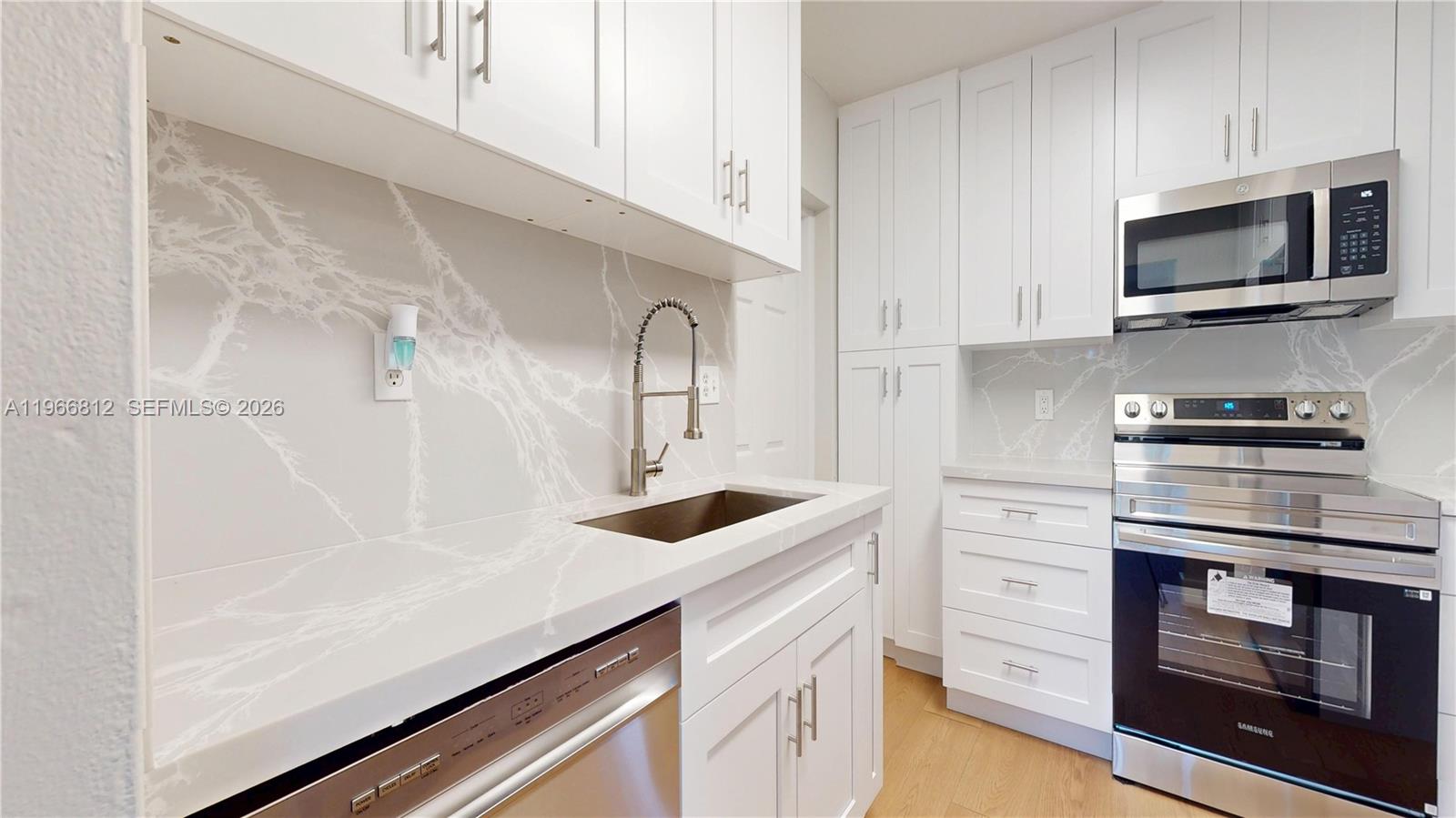 15264 SW 102nd Ct Miami, FL 33157