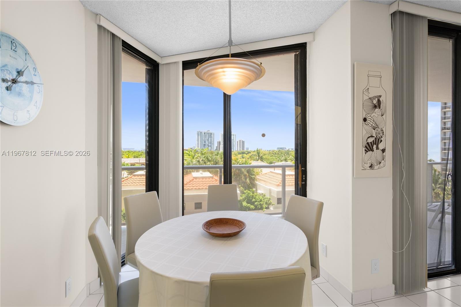 image Hamptons West10