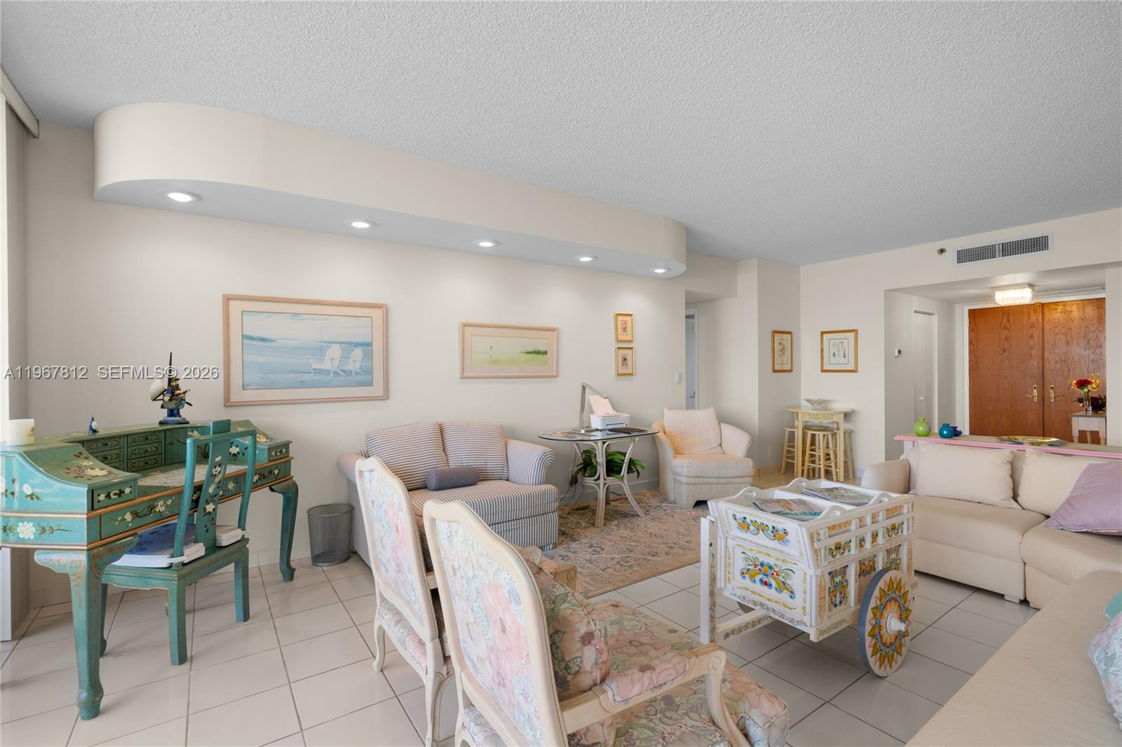 image Hamptons West21