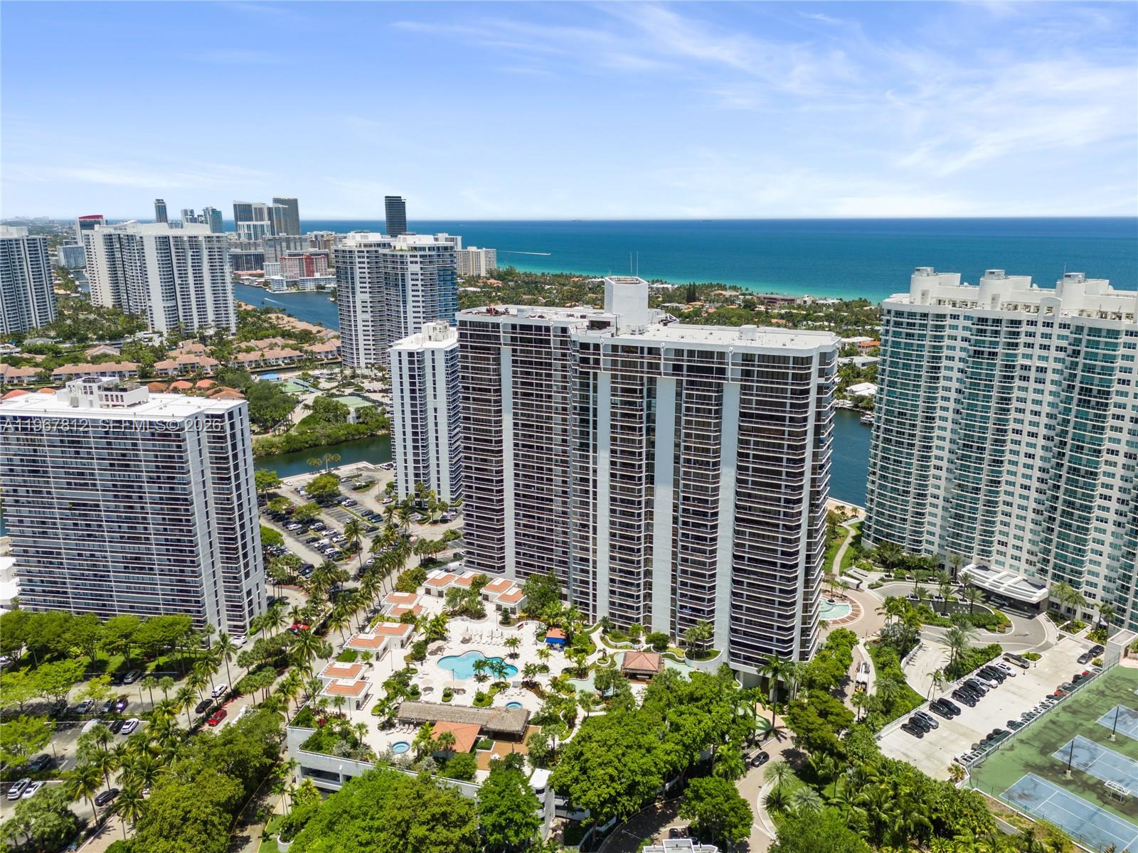 image Hamptons West47