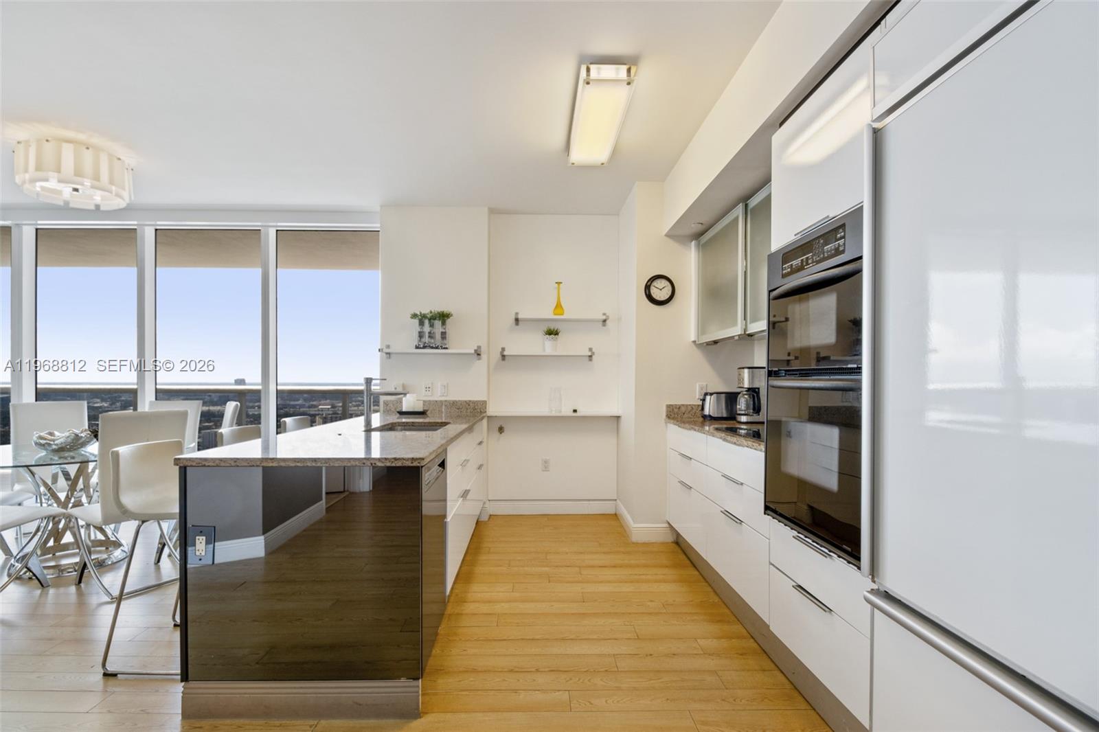 image Beach Club 210