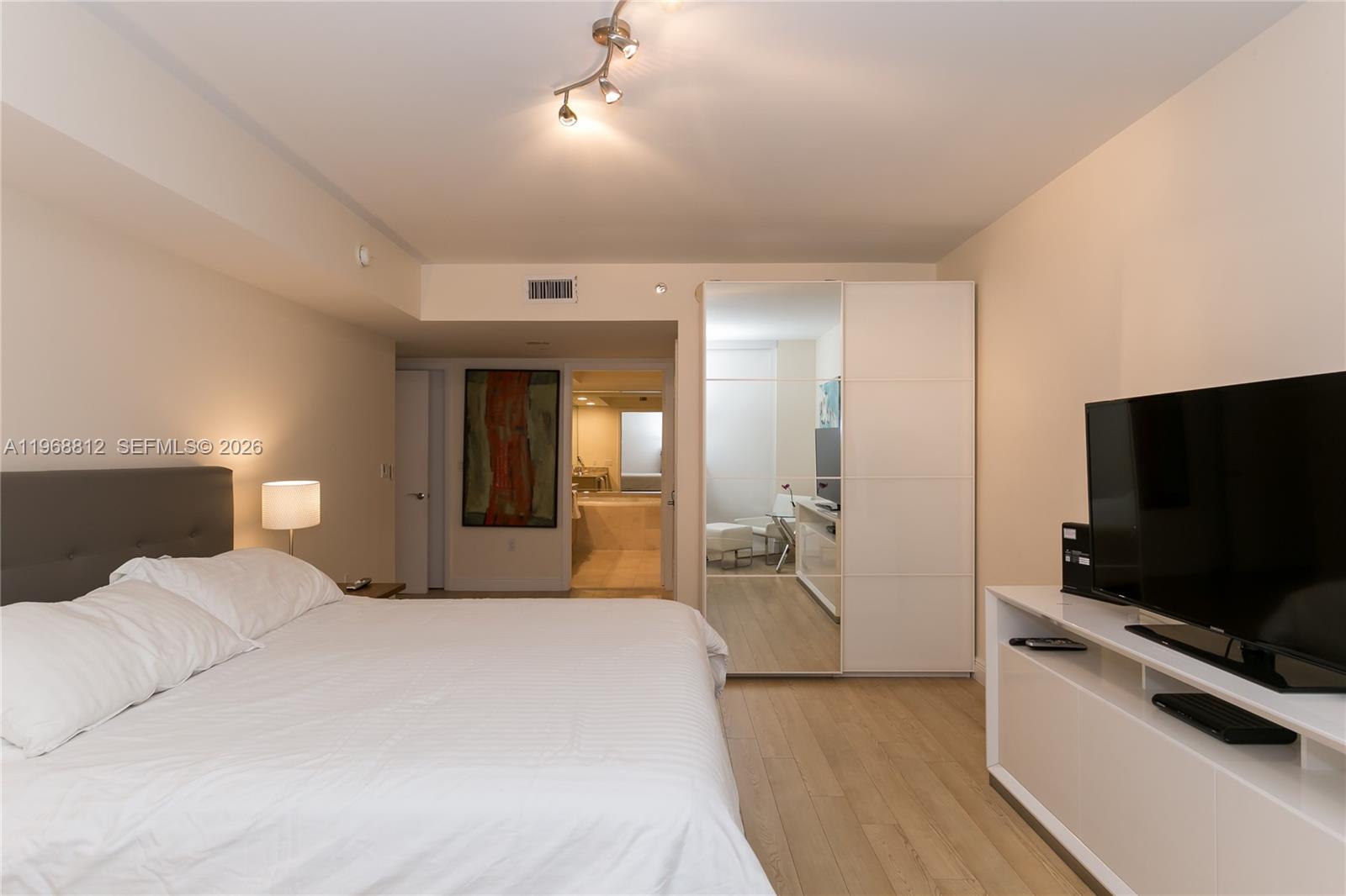 image Beach Club 213