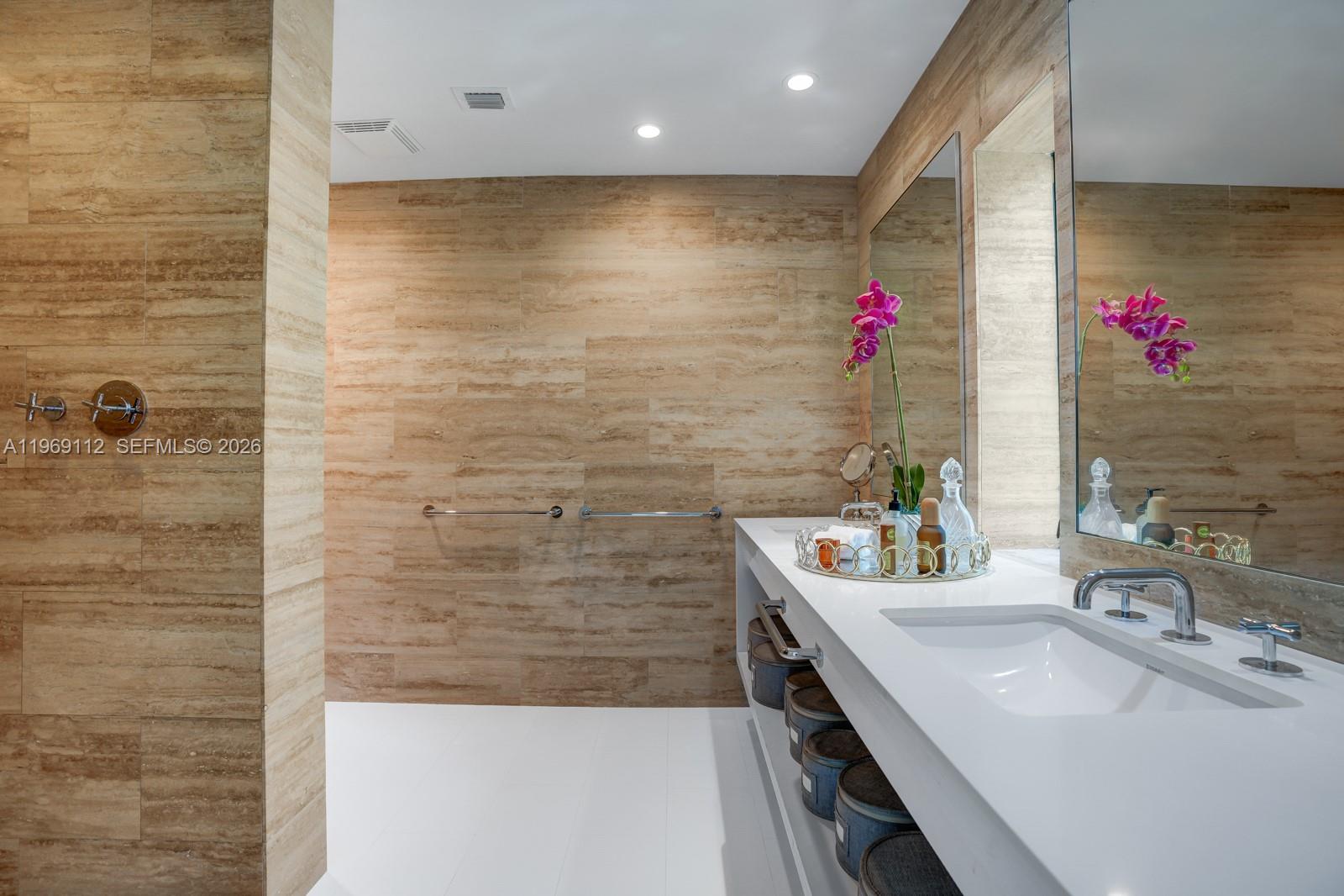 575 Hibiscus Ln Miami, FL 33137