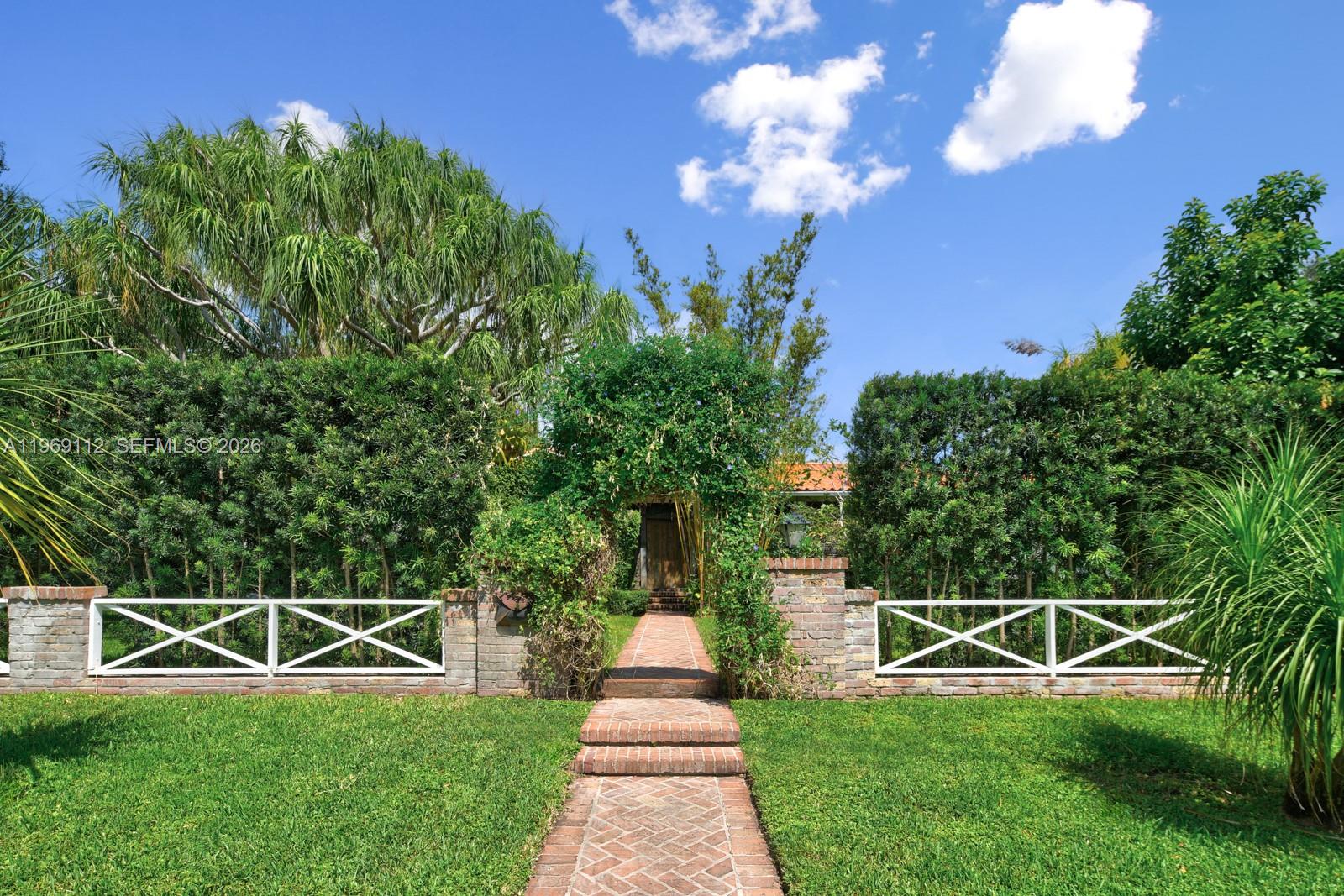 575 Hibiscus Ln Miami, FL 33137