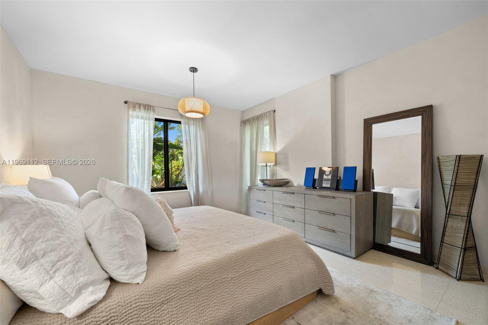 575 Hibiscus Ln Miami, FL 33137