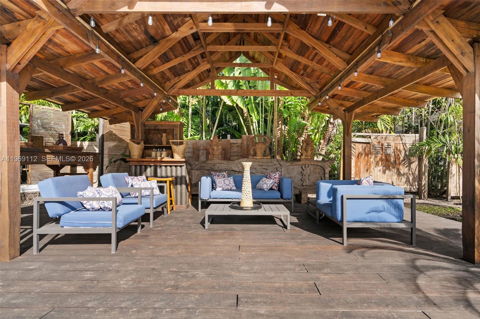 575 Hibiscus Ln Miami, FL 33137