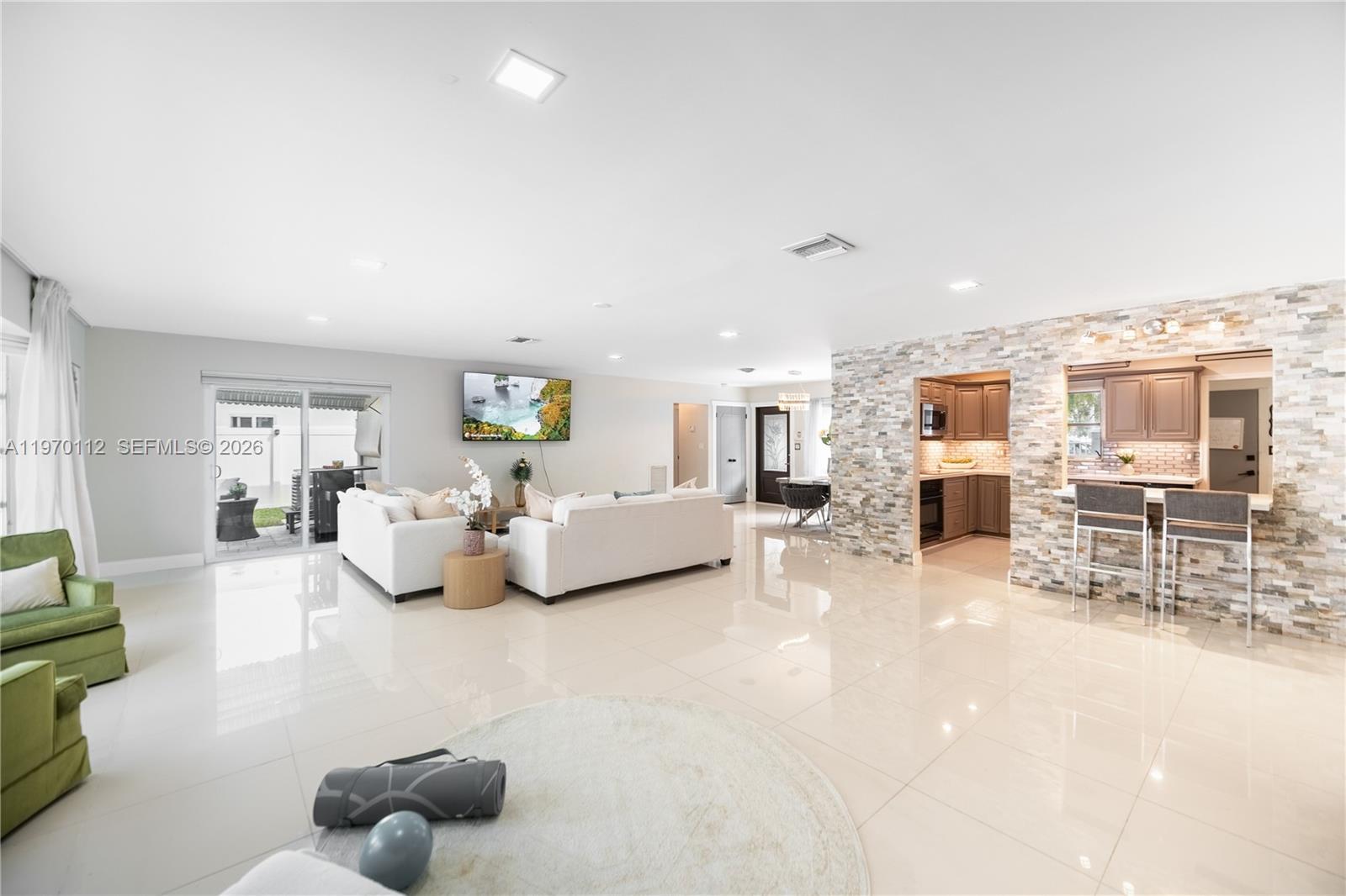 2121 NE 62nd St Fort Lauderdale, FL 33308