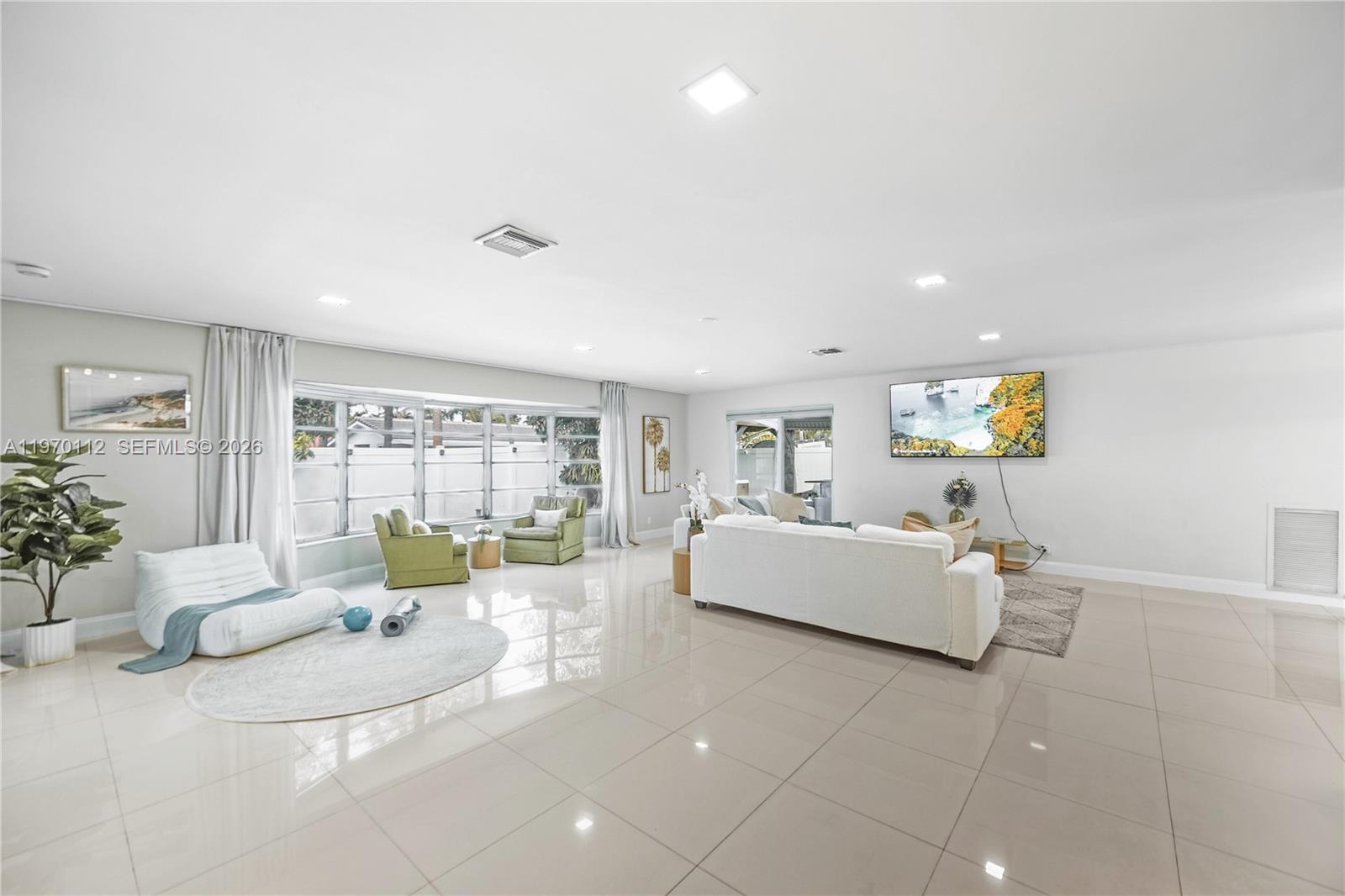 2121 NE 62nd St Fort Lauderdale, FL 33308