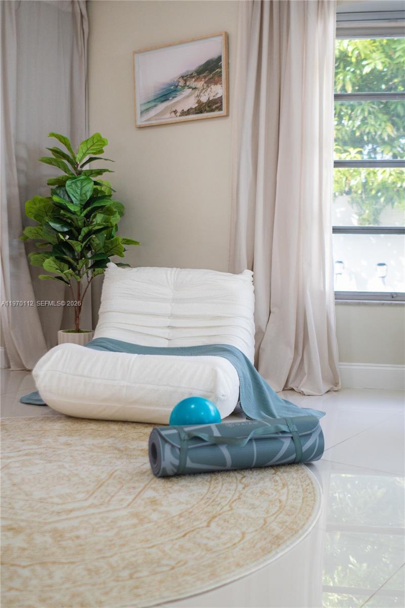 2121 NE 62nd St Fort Lauderdale, FL 33308